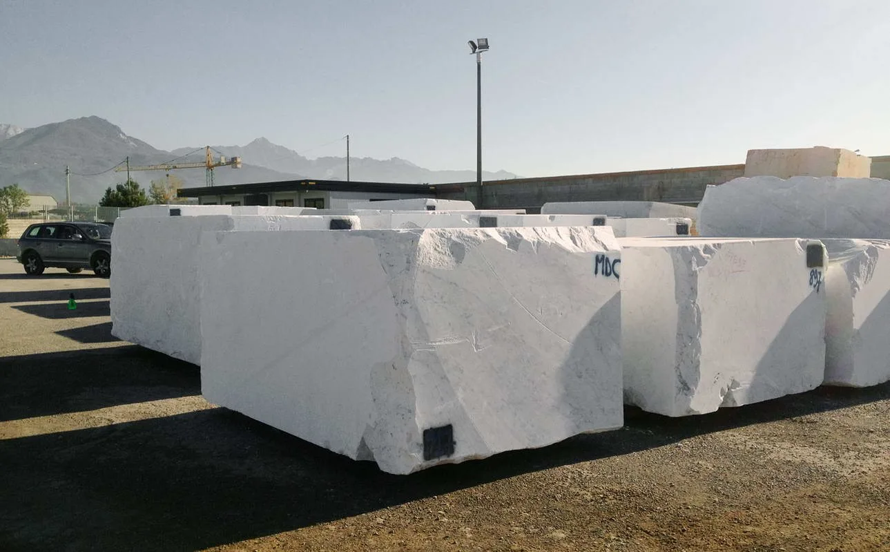 Una struttura completa. Marmi di Carrara
