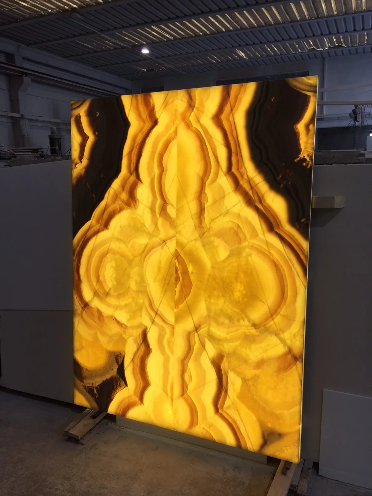 Retroilluminato in marmo e pietra naturale · Marmi di Carrara · lavoro 16
