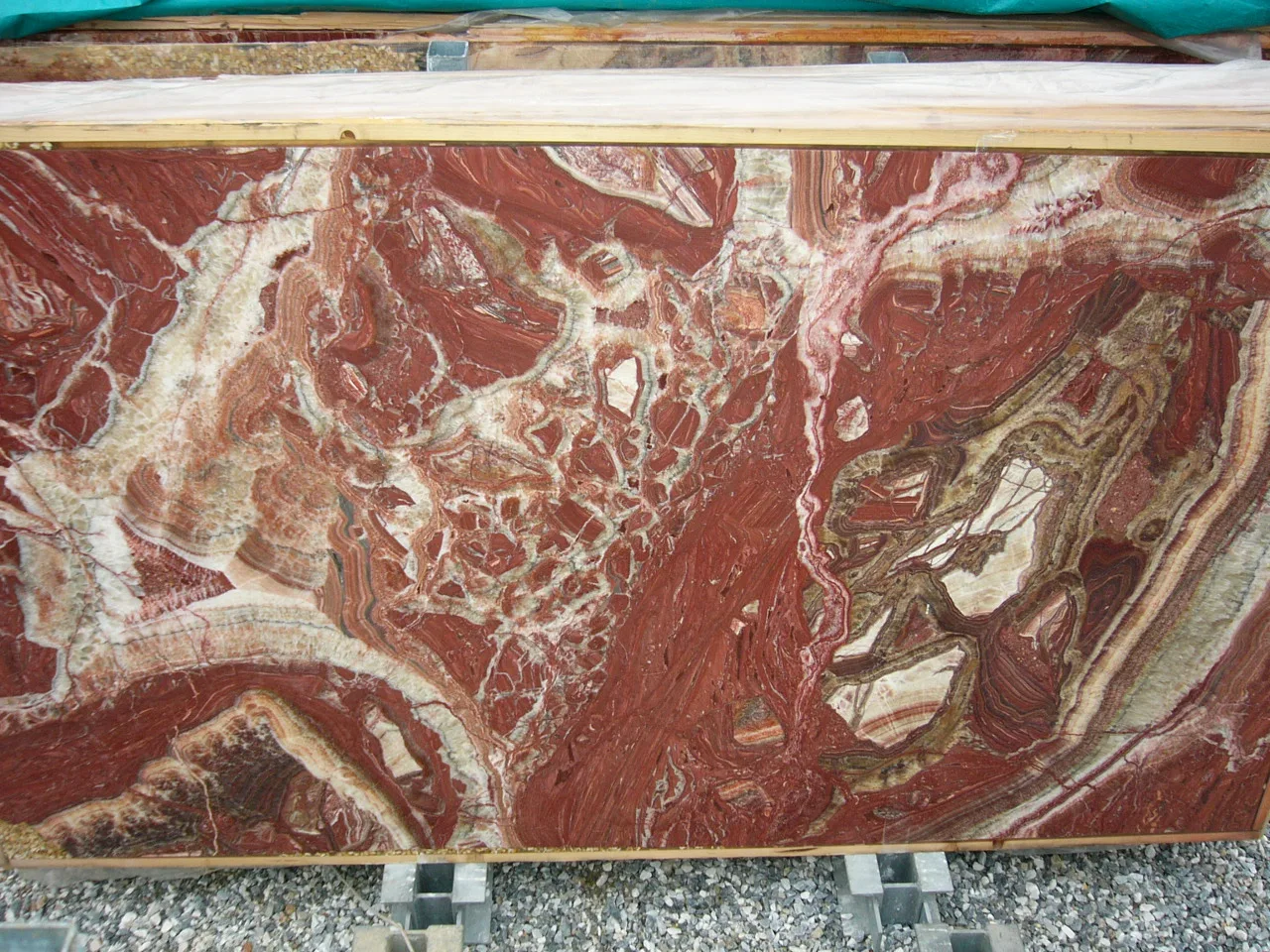 Onice Rosso Vulcano Bm · onic