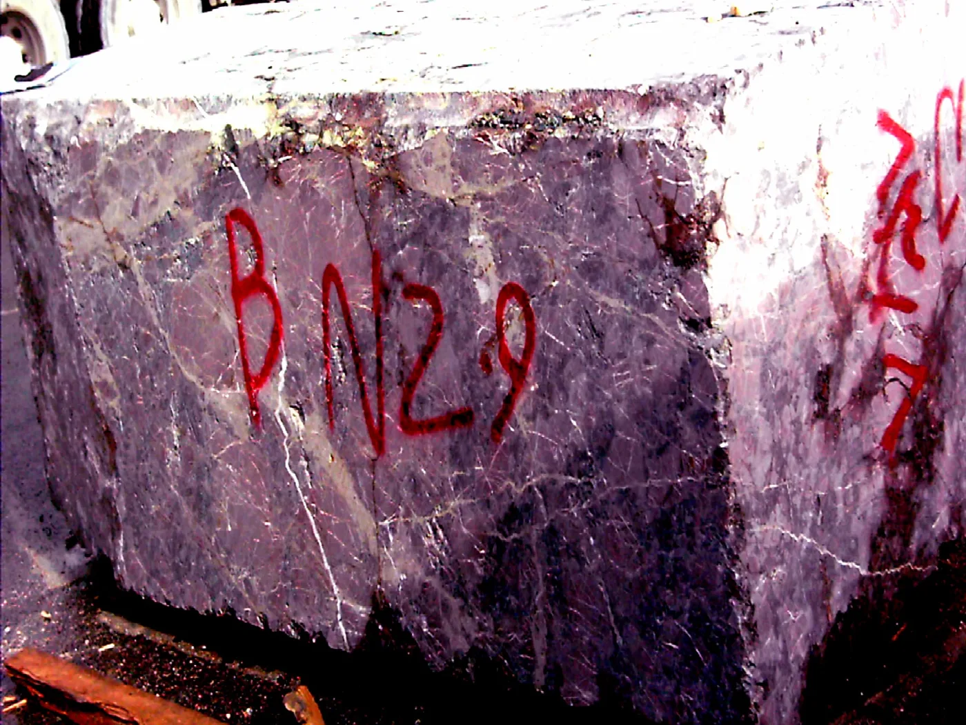 Rosso Borgogna · pietre