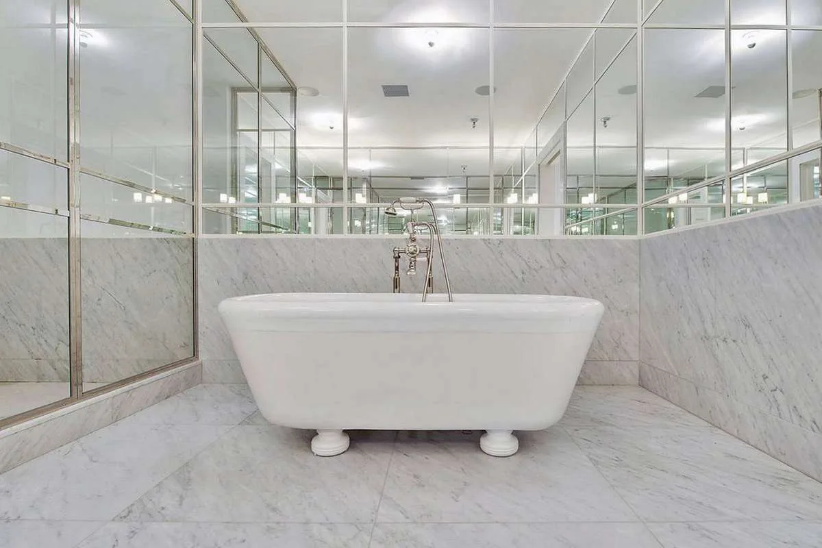 Bagni in marmo e pietra naturale · Marmi di Carrara · progetto 16