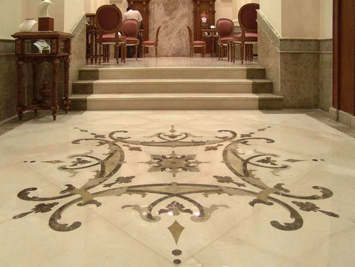 Interni in marmo · Marmi di Carrara